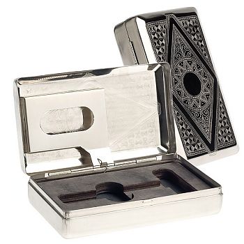 Luxury Tin 3ae281f049f5aaa7e5c3e2cb81a751e8 Luxury engraved tin for short handled DE razors in stock!